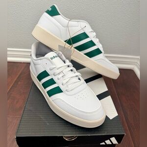 🆕 Adidas Men's Breaknet White Sneakers with Green Stripes. Size 12. NIB